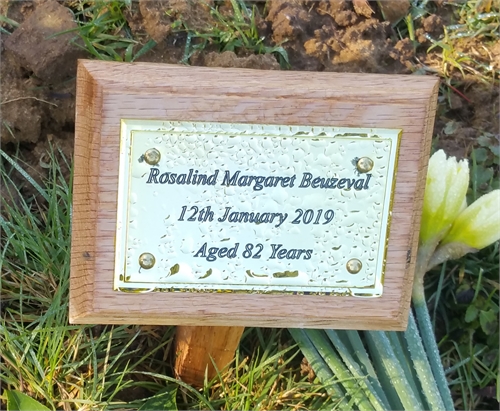 Photo of the grave of ROSALIND MARGARET BEUZEVAL (née RAYSON)