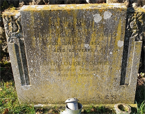 Photo of the grave of ALBERT LAMBURN COOMBS