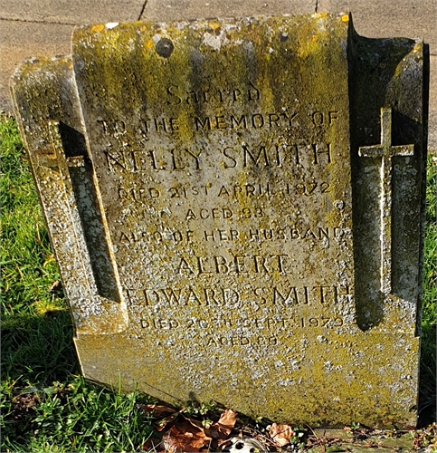 Photo of the grave of NELLY SMITH