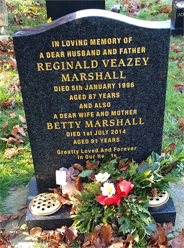 Photo of the grave of BETTY MARSHALL (née HUMPHREY)