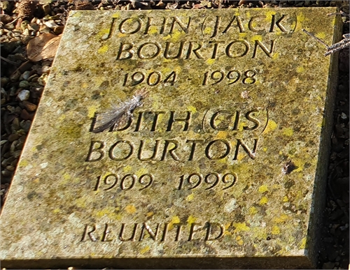 Photo of the grave of (CIS) EDITH ANNIE THORLEY BOURTON (née HEMMINGS)