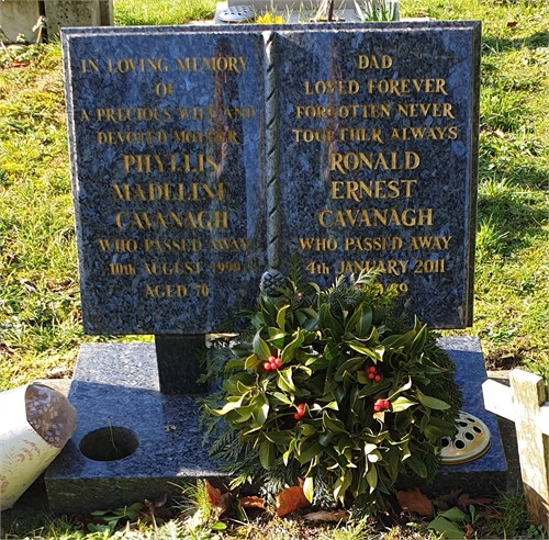 Photo of the grave of RONALD ERNEST CAVANAGH