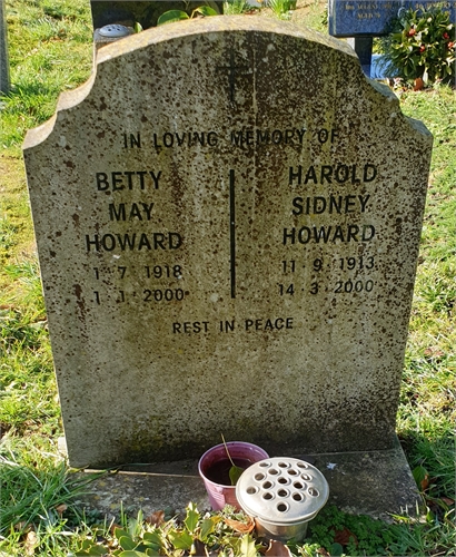 Photo of the grave of BETTY MAY HOWARD (née FRANCIS)
